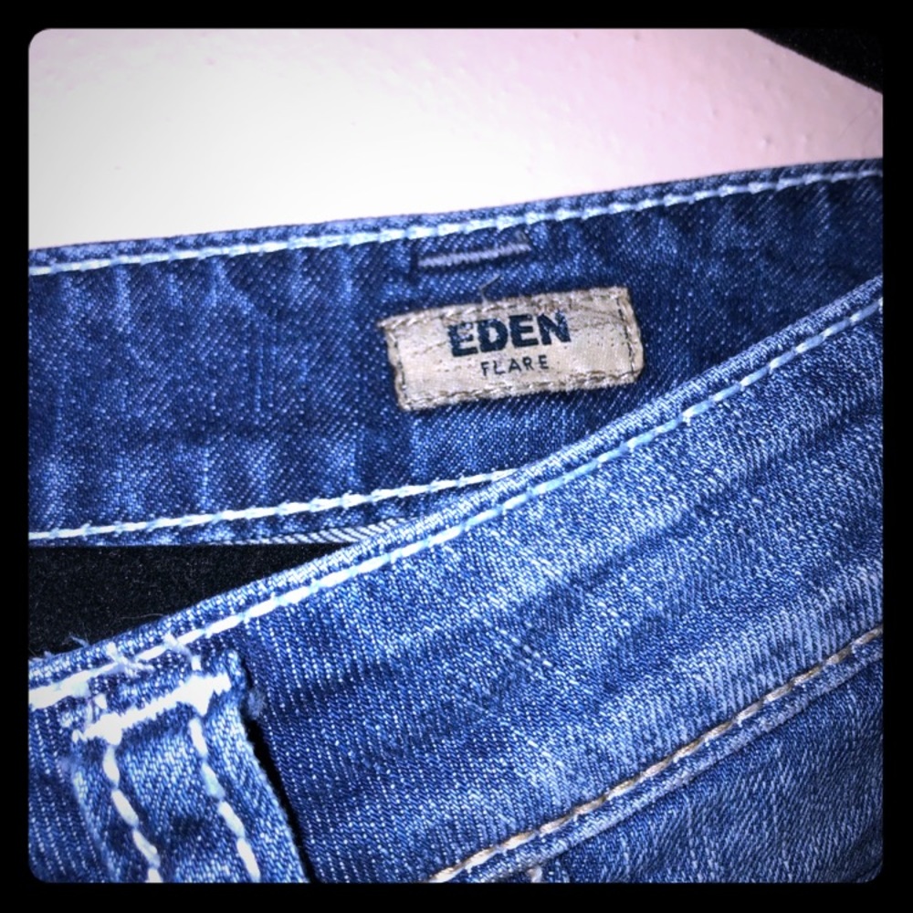 Silver Jeans distressed Eden Flare 31